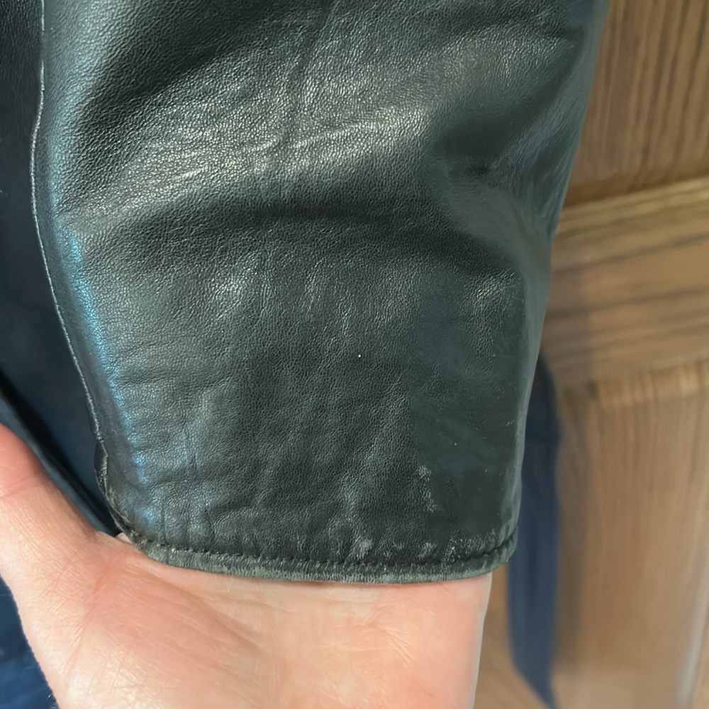 Women's Black Leather Jacket - Picture 7 of 14